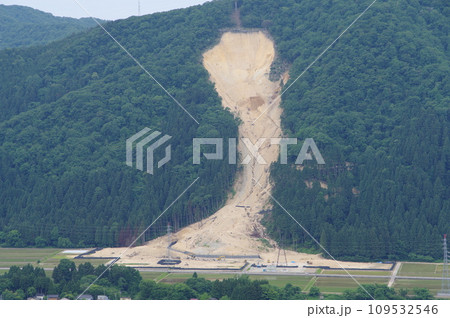 土砂崩れ　石川県白山市広瀬町　2023年5月の様子 109532546