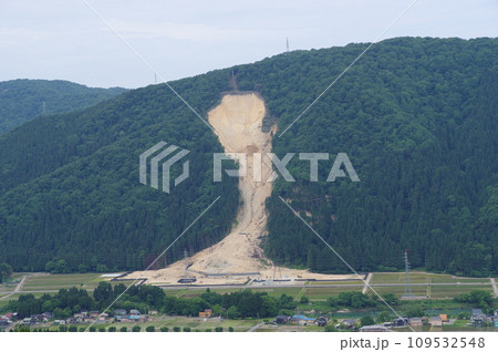 土砂崩れ　石川県白山市広瀬町　2023年5月の様子 109532548