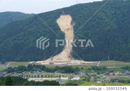 土砂崩れ 石川県白山市広瀬町 2023年5月の様子 土砂崩れ 石川県白山市広瀬町 2023年5月の様子 109532549