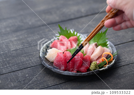 お刺身の盛り合わせ 109533322