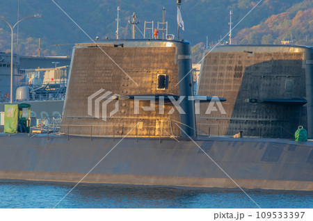 潜水艦のいる夕景 呉 潜水艦のいる夕景 呉 109533397