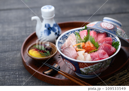 海鮮丼 109533549