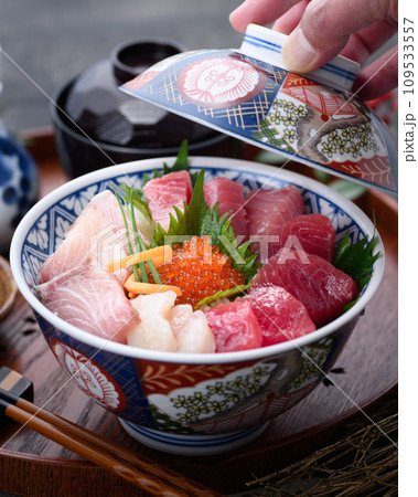 海鮮丼 109533557