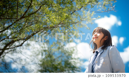 心晴れる空の下で 109533970