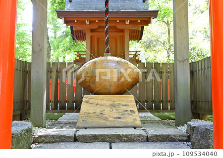 京都市下鴨神社の糺の森にあるラクビー神社　雑太社 109534040