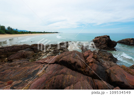Scene of beautiful Thai Mueng beach, Phangnga. 109534549
