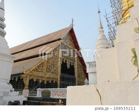 タイ チェンマイ ワット・スワン・ドーク 早朝 タイ チェンマイ ワット・スワン・ドーク 早朝 109535211