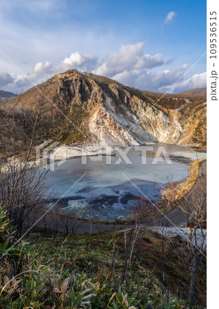 北海道　登別　地獄谷　火山　温泉　観光地　大湯沼 109536515
