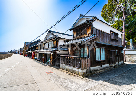 【重要伝統的建造物群保存地区】豊町御手洗　海岸通りの街並みと大東寺　広島県呉市 109540859