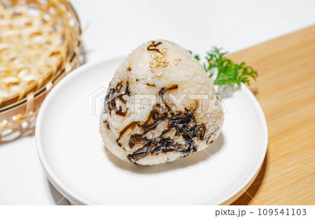 塩昆布のおにぎり 109541103