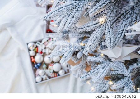 box with christmas tree toys 109542662