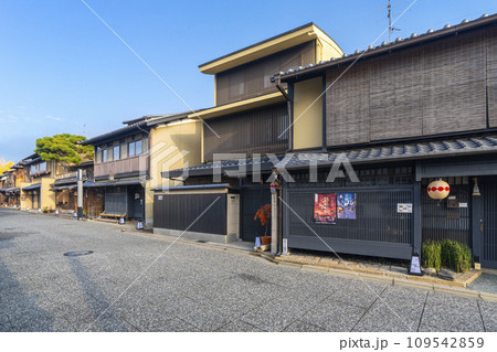京都最古の花街　上七軒 109542859
