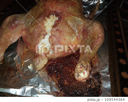 Oven-cooked chicken with rice 109544364