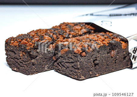 ブロックタイプのバランス栄養食品 (ブラックカカオ) 109546127