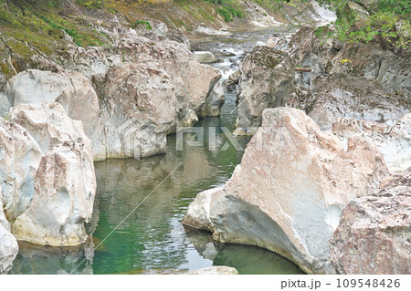 【猿飛千壺峡】 大分県中津市山国町草本 109548426