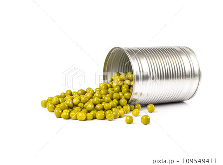 Canned Green Peas Isolated, Sweet Pea Pile, Cooked Legume, Protein Source, Healthy Vegan Food 109549411