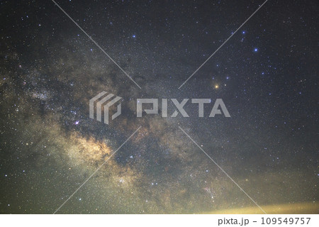 春の星空 夏の天の川とさそり座 春の星空 夏の天の川とさそり座 109549757