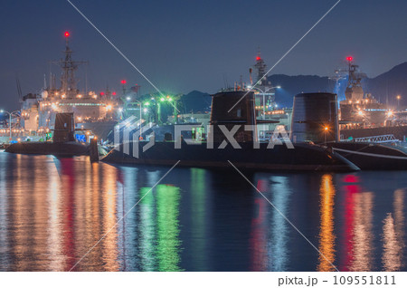 潜水艦のいる夕景 呉 潜水艦のいる夕景 呉 109551811