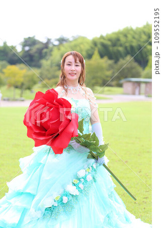 ティファニのウエディングカラードレス姿の新婦ソロウエディング、ウエディングフォト ティファニのウエディングカラードレス姿の新婦ソロウエディング、ウエディングフォト 109552195