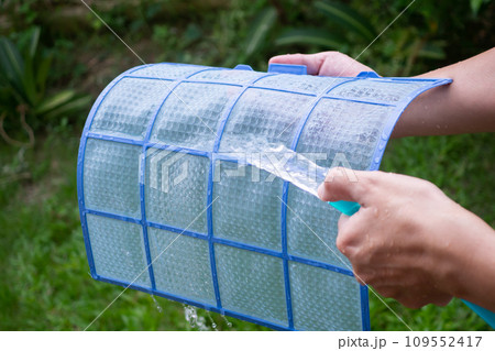 cleaning air conditioner dirty filter cleaning air conditioner dirty filter 109552417