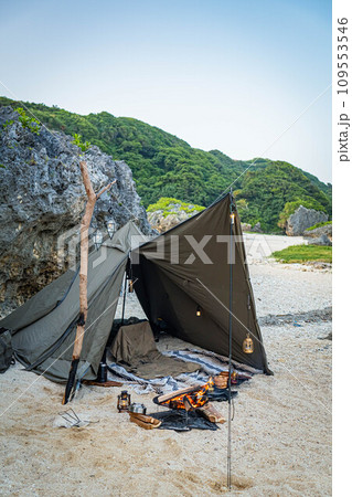 テント設営 キャンプ画像 岩場 自然 野営 一人キャンプ 無骨 海辺 テント設営 キャンプ画像 岩場 自然 野営 一人キャンプ 無骨 海辺 109553546