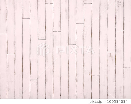 ペールピンクのダメージ加工した縦張りの板壁の背景画像 109554054