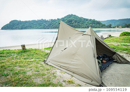 テント設営 一人キャンプ ソロテント ワンポールテント  海 109554119