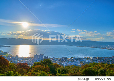 秋の長野県諏訪市 立石公園から西側の眺望(諏訪湖,岡谷市,諏訪市,下諏訪町など) 秋の長野県諏訪市 立石公園から西側の眺望(諏訪湖,岡谷市,諏訪市,下諏訪町など) 109554199