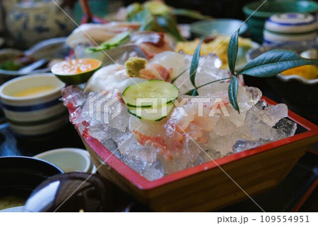 船盛りの刺身 素材 背景 船盛りの刺身 素材 背景 109554951