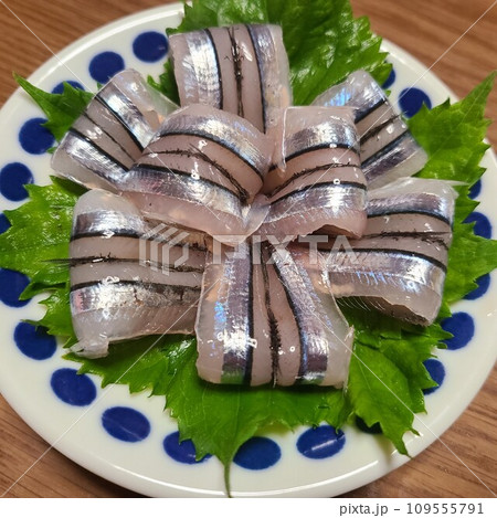 キビナゴの刺身 キビナゴの刺身 109555791