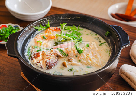 優しい味 ごま豆乳鍋 優しい味 ごま豆乳鍋 109555835