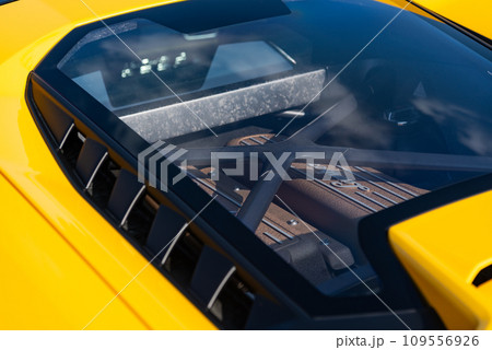 スーパーカーのタワーバー 109556926