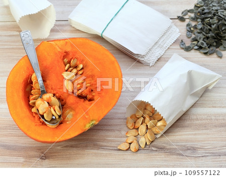 Getting own seeds from orange hokaido pumpkin 109557122