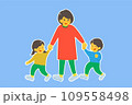 手を繋いで歩く保育士さんと子供 109558498