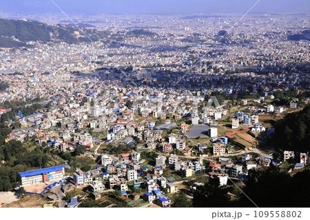 チャンドラギリの丘から見たカトマンズの街並み 109558802