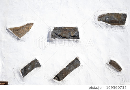background - white wall with stone 109560735
