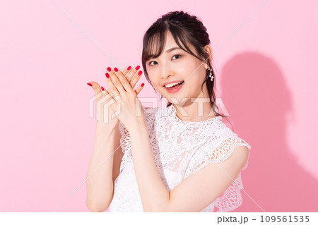 若い女性のビューティ 109561535