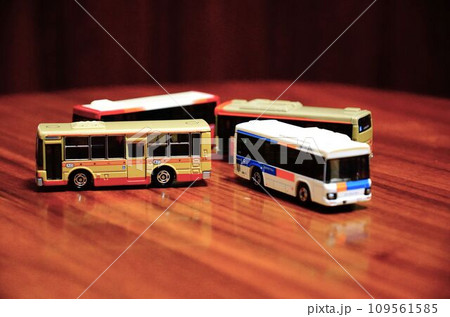 バスのミニカー 109561585