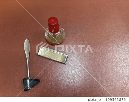 打腱器、シャーレ、消毒 打腱器、シャーレ、消毒 109563876