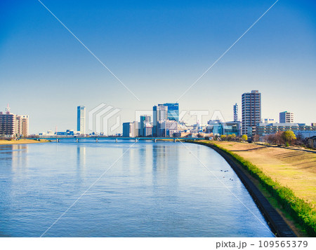 新潟市 昭和大橋からの信濃川 新潟市 昭和大橋からの信濃川 109565379