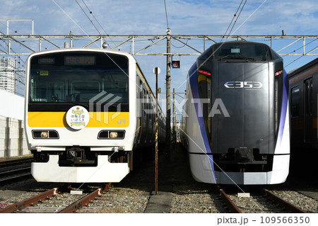 車両基地で並ぶE231系500番台とE353系 109566350