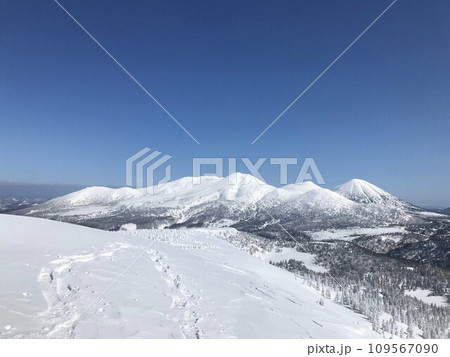 北八甲田の山並み 109567090