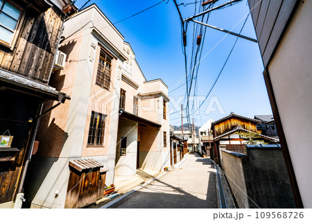 【重要伝統的建造物群保存地区】豊町御手洗　乙女座のある通り1　広島県呉市 109568726