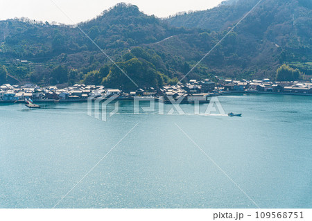 【重要伝統的建造物群保存地区】豊町御手洗 岡村島の山腹から望む街並み4 広島県呉市 【重要伝統的建造物群保存地区】豊町御手洗 岡村島の山腹から望む街並み4 広島県呉市 109568751