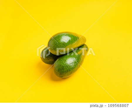 Avocado Isolated, Whole Avokado, Green Avocados Slice, Fresh Alligator Pear, Long Avocado Fruit 109568807
