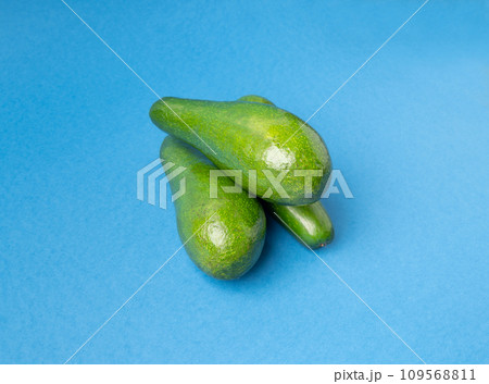 Avocado Isolated, Whole Avokado, Green Avocados Slice, Fresh Alligator Pear, Long Avocado Fruit 109568811
