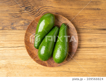 Avocado Isolated, Whole Avokado, Green Avocados Slice, Fresh Alligator Pear, Long Avocado Fruit 109568824