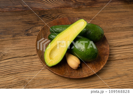 Avocado Isolated, Whole Avokado, Green Avocados Slice, Fresh Alligator Pear, Long Avocado Fruit Avocado Isolated, Whole Avokado, Green Avocados Slice, Fresh Alligator Pear, Long Avocado Fruit 109568828
