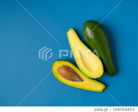 Avocado Isolated, Whole Avokado, Green Avocados Slice, Fresh Alligator Pear, Long Avocado Fruit Avocado Isolated, Whole Avokado, Green Avocados Slice, Fresh Alligator Pear, Long Avocado Fruit 109568853