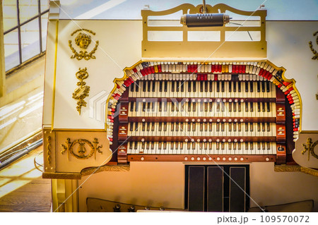 パイプオルガンのイメージ パイプオルガンのイメージ 109570072